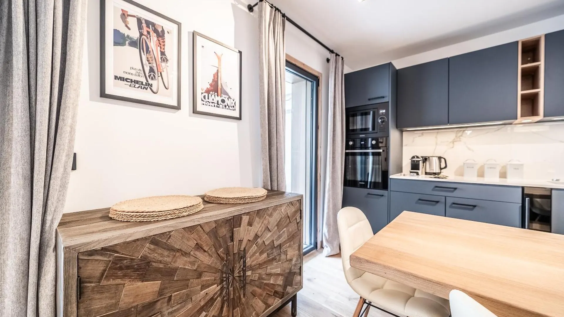 Apartment Aubretia, Les Houches - By Emerald Stay 0*,  France