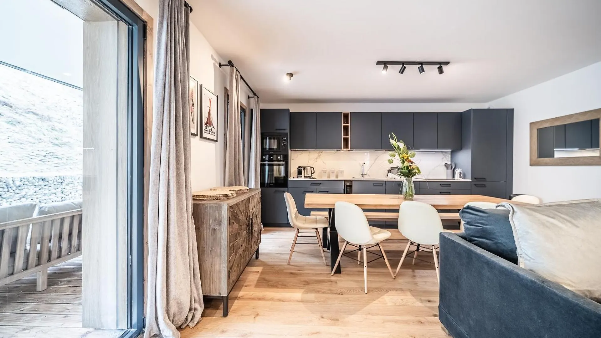 Apartment Aubretia, Les Houches - By Emerald Stay France