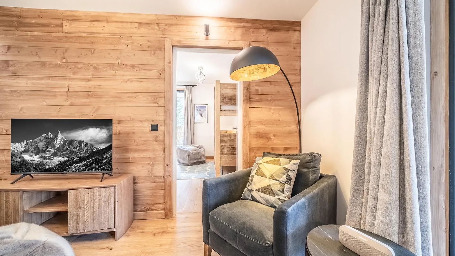 Apartment Aubretia, Les Houches - By Emerald Stay
